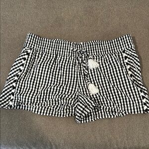 Vineyard Vines Black and White Pull On Shorts